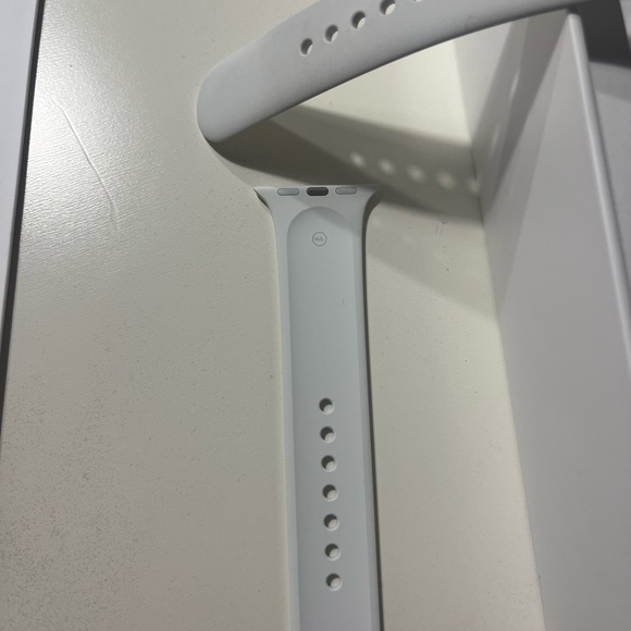 Apple Watch Series 3 (38mm) Silver Aluminum case GPS + Cellular - Picture 6 of 7